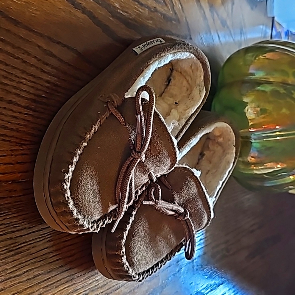Bearpaw Mocassins Size 1